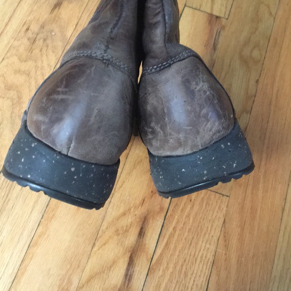 Brown Teva boots - Picture 7 of 8